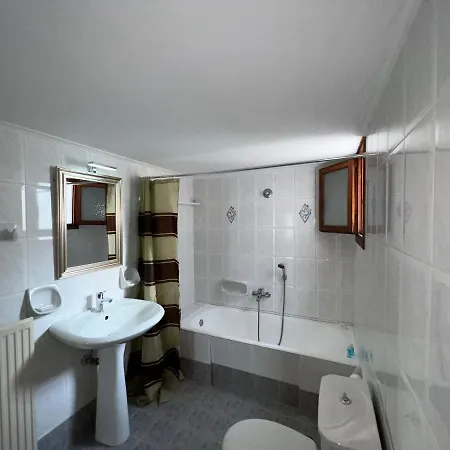 بيت للعطل Big House Agios Georgios Naxos